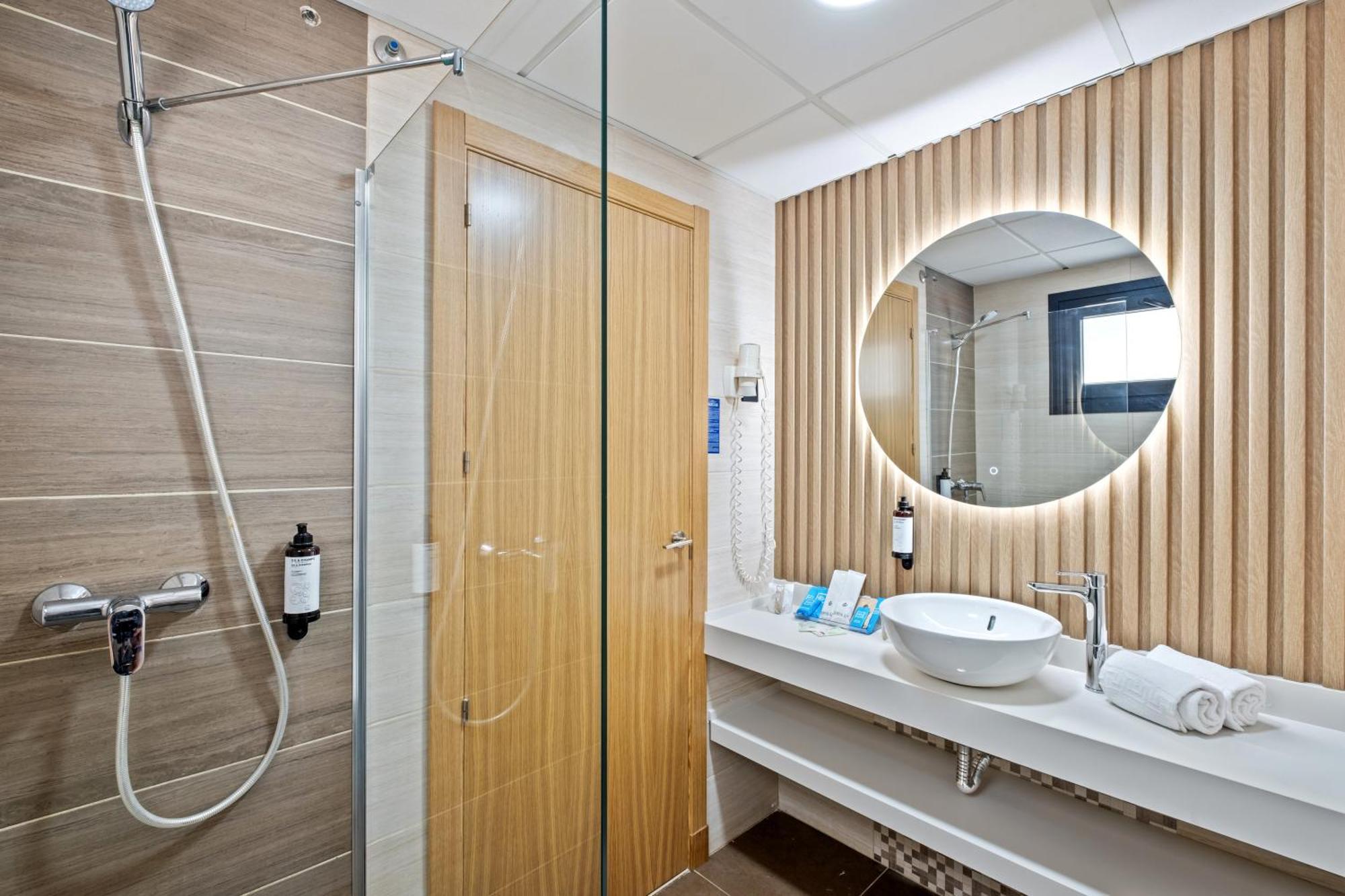 Puente Real Hotel